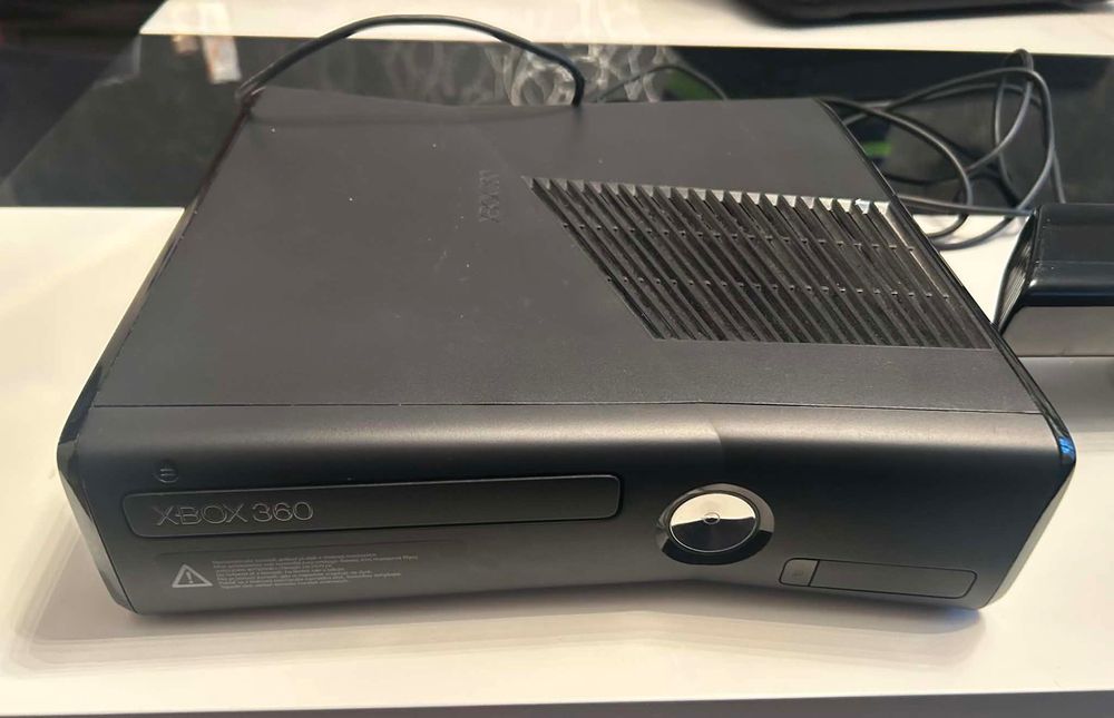 Xbox 360 + 6 gier