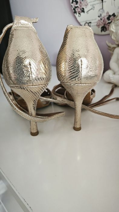 Buty do tańca złote błyszczące połyskujące buty taneczne latynoameryka