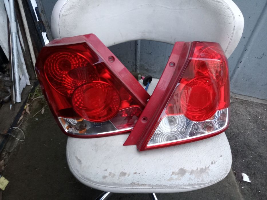Задние фонари Chevrolet Aveo T 200 фонарь стоп Шевроле Лачетті
