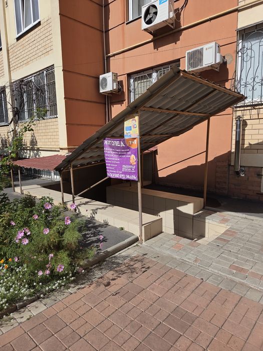 Продам офис, салон красоты 20 кв.м. с отдельным входом, фасад, срочно