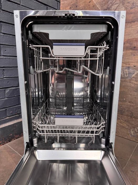 Вбудована посудомийна машина Samaung DW50R405BB