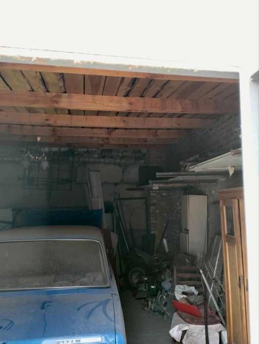 Продам гараж з машиною на ХТЗ " мотор 3"