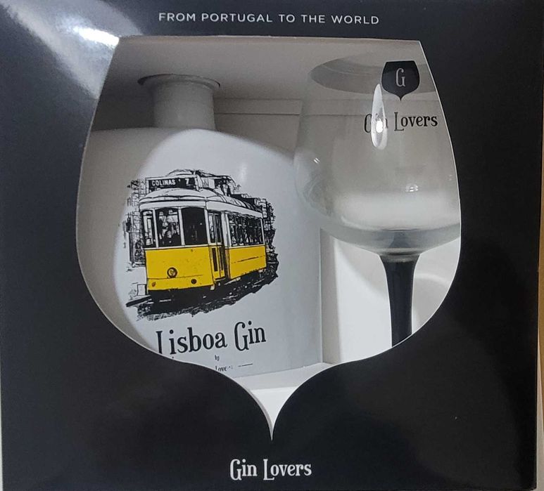 Garrafa de gin de boa qualidade.