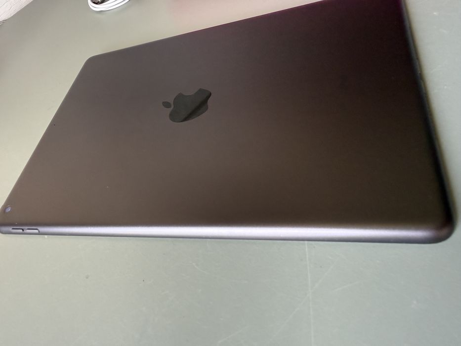 Apple iPad 10.2” 9a Geraçao 2021 com capa para criancas