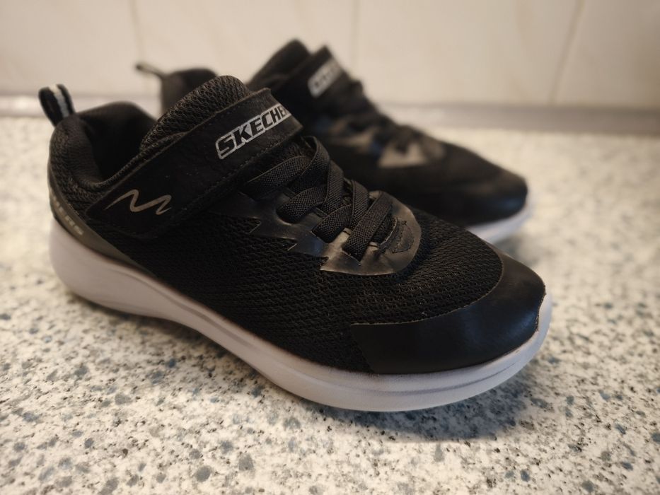 Кроссовки для девочек Skechers Dynamatic 303552L BLK 37 24 см