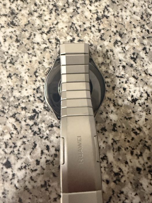 Huawei watch GT 5 PRO titanium