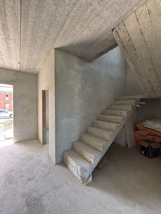 Продається дуплекс , 5 соток землі
