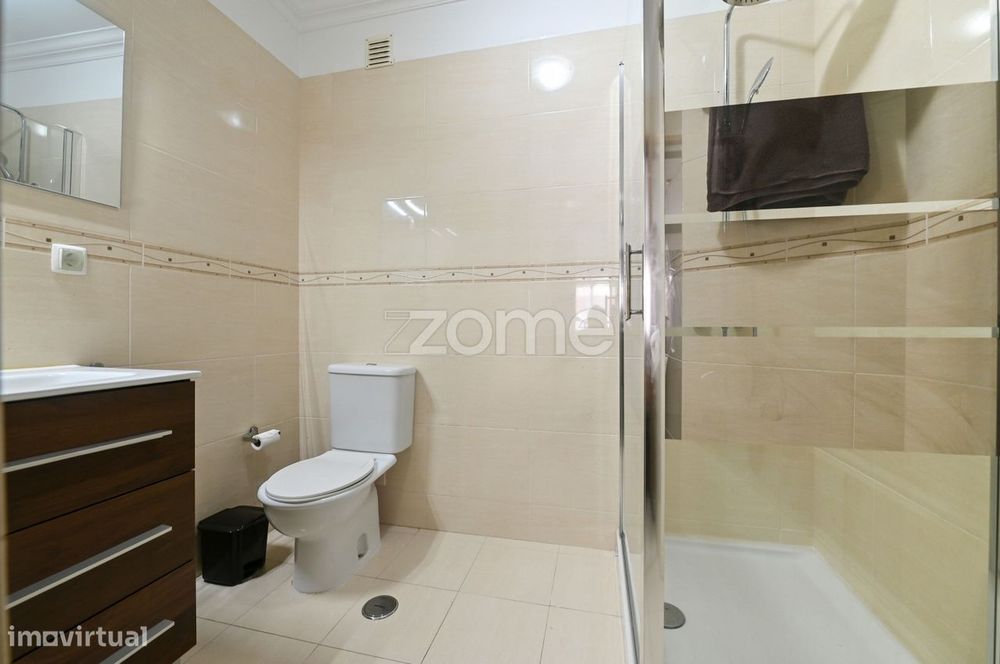 Apartamento T3 com parqueamento | Urbanização da Cavaleira, Algueir...