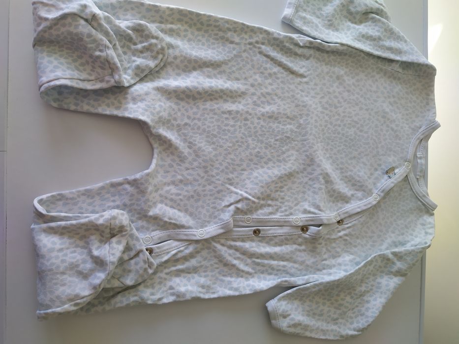 Babygrows Disney/ pijamas 9-12m e 12-18m