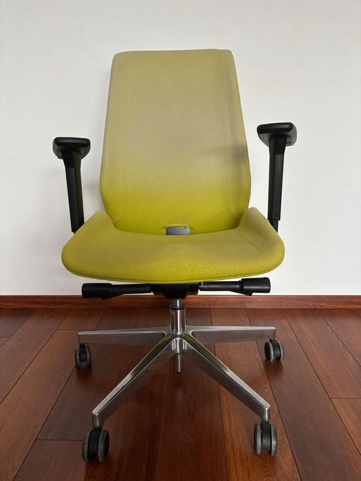 Krzesło biurowe z osłoną