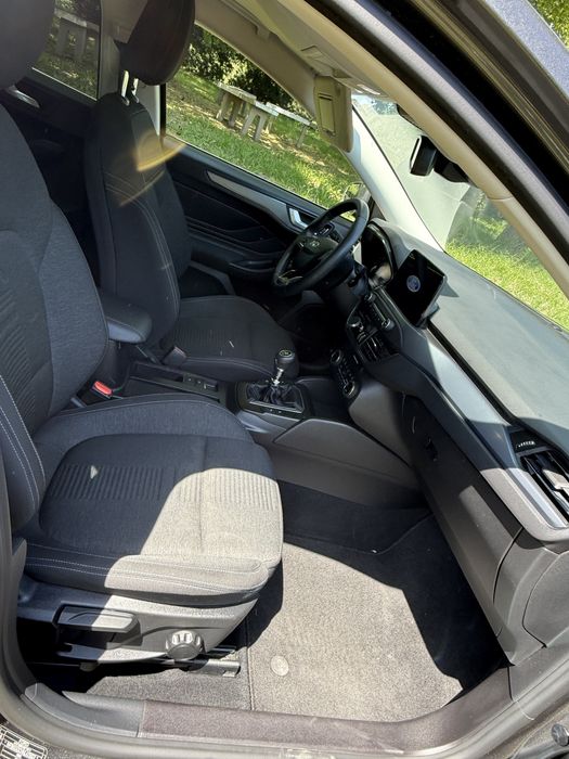 Ford focus active438090939877314563