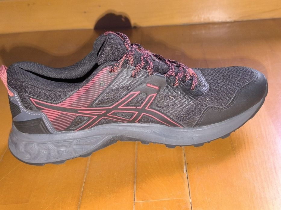 Tênis corrida ASICS tamanho 40.5