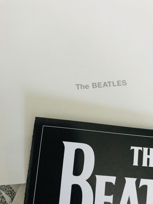 Box CD DUPLO BEATLES com livretos e fotos originais.