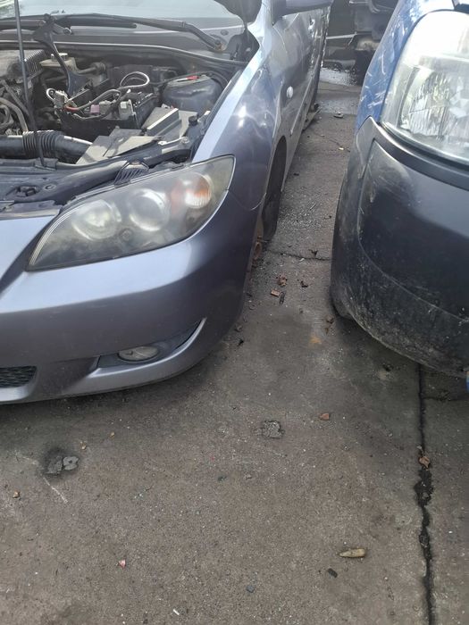 Zderzak przód Mazda 3 BK sedan