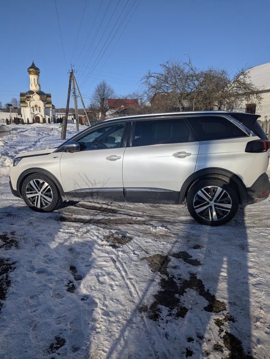 Продам Пежо 5008