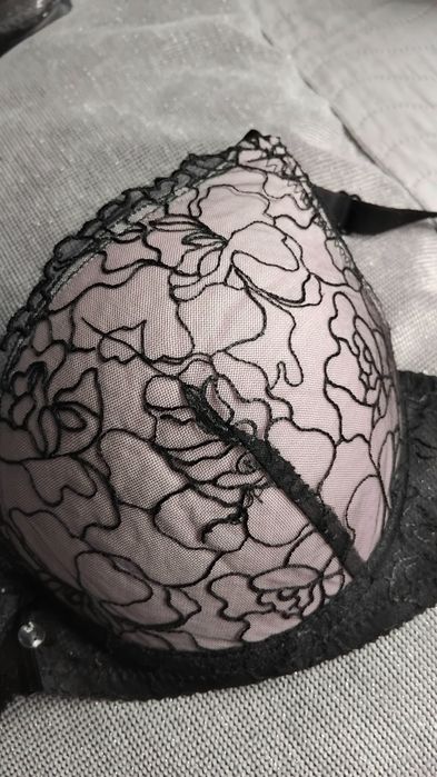 Biustonosz rozm. 70B.