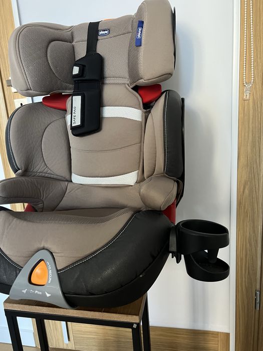 Fotelik samochodowy Chicco 15-36 kg