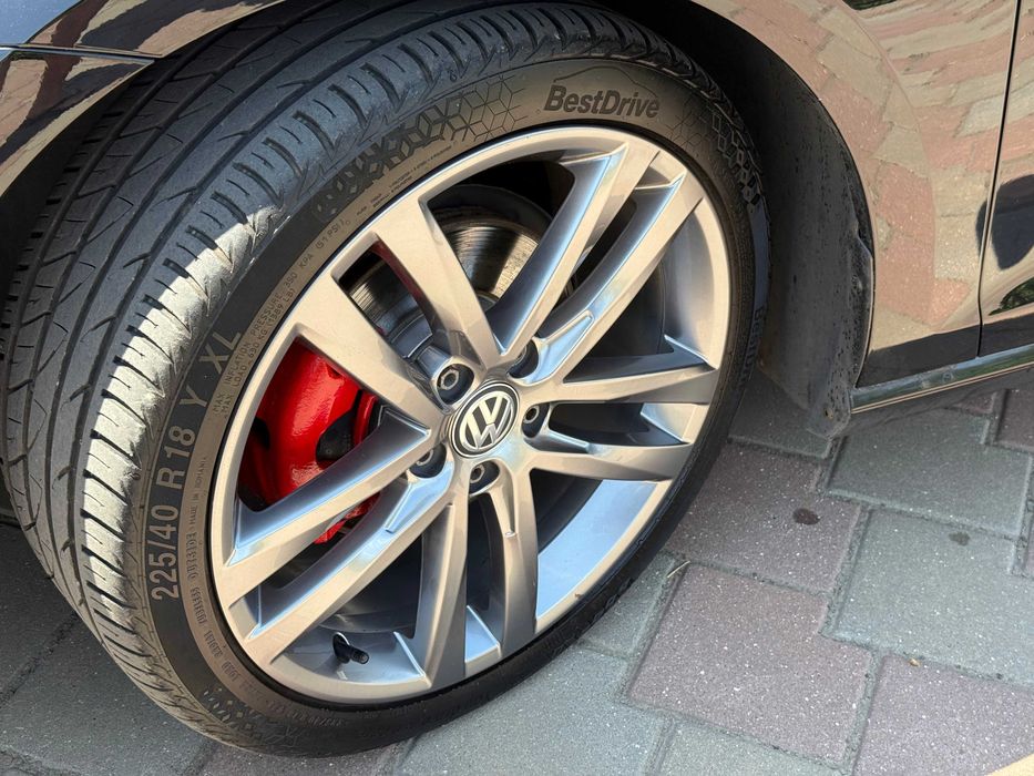 Продам VOLKSWAGEN e-Golf 24кв Електро