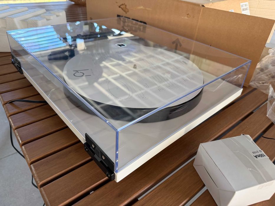 Gramofon Rega Planar 1 (P1)