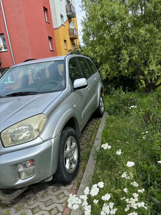 Toyota rav 4 samochód osobowy