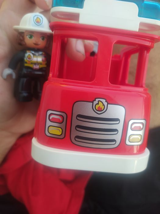 Lego duplo camião bombeiros + figura bombeira - portes correio incluído no preço