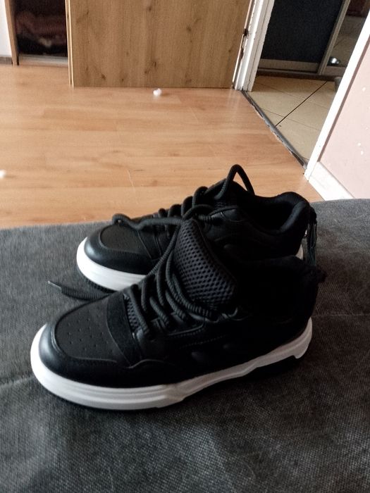 Sprzedam nowty buty  Sinsay