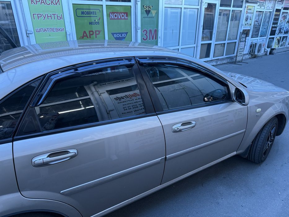 Дефлектори вікон / Вітровики на всі авто