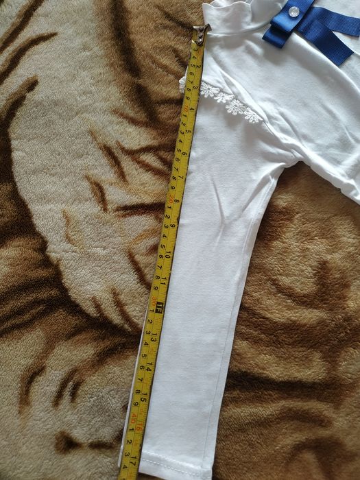 Кофта (блуза) на дівчинку. Ідеальний стан