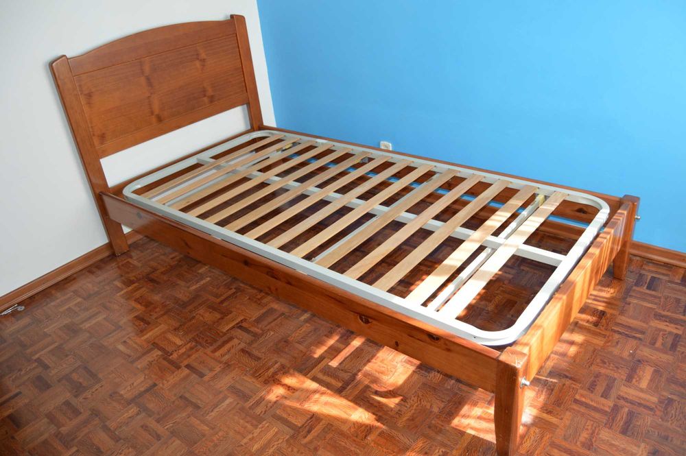 Cama  pinho mel  com colchão