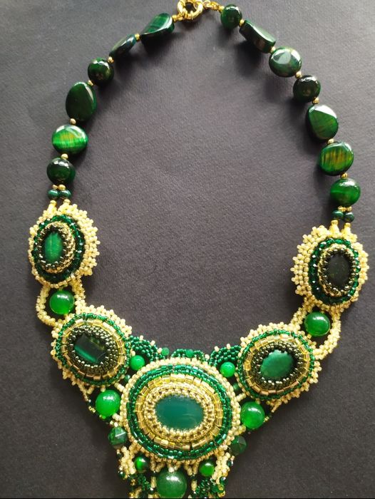 Jóias de autor de uma artista Ucraniana