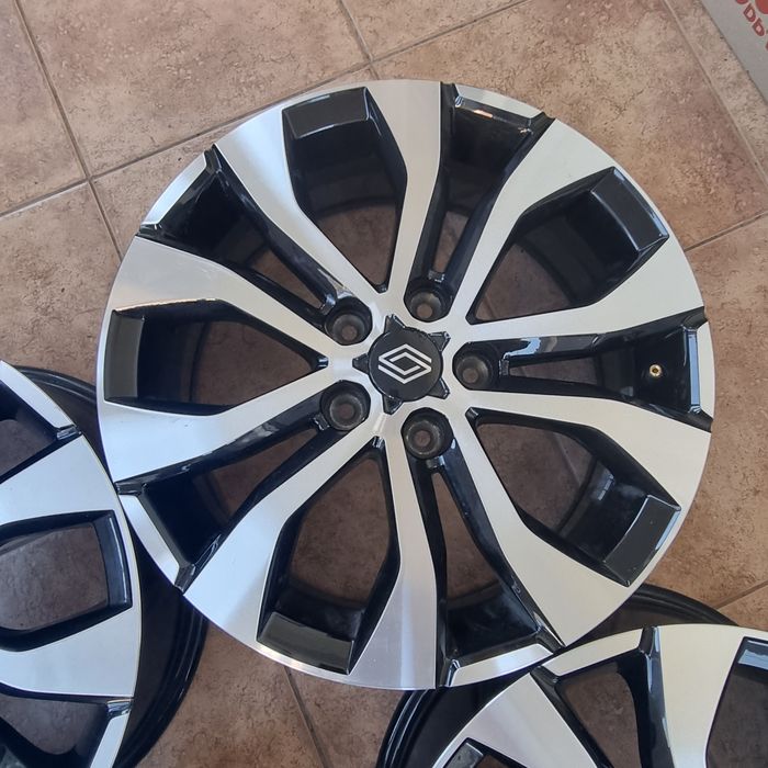 Диски Renault R17 5x114.3 7j ET43 ЦО66.1 оригінал стан нових