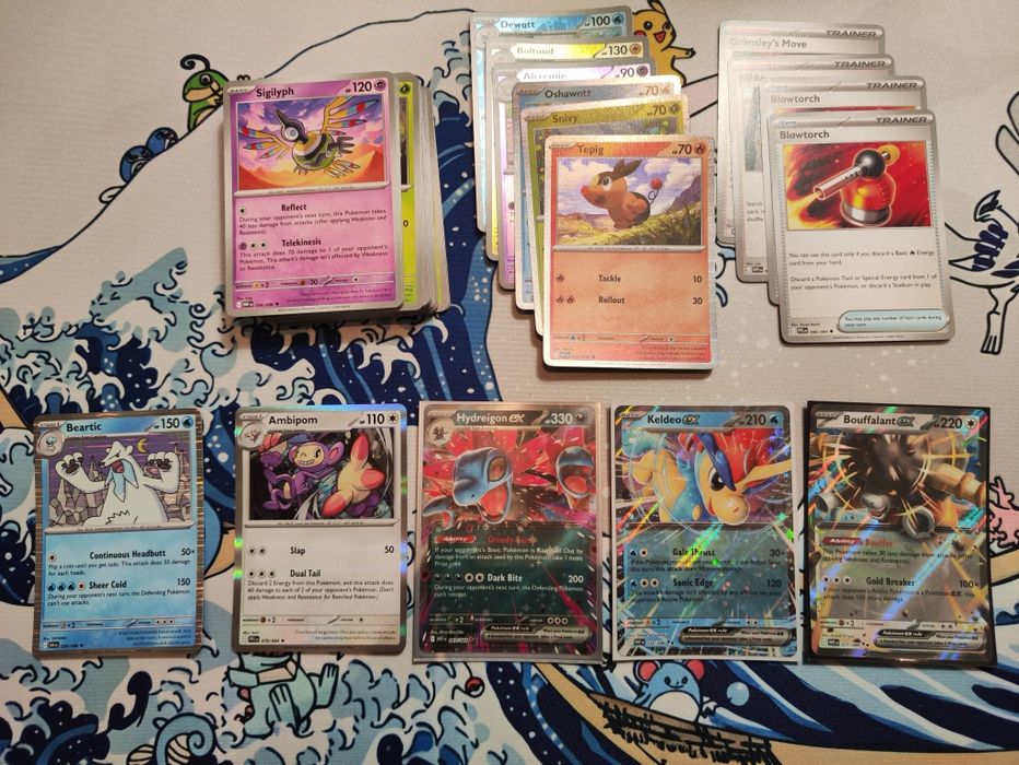 Conjunto cartas Pokémon (inclui EX, Trainers, holo e reverse holo)