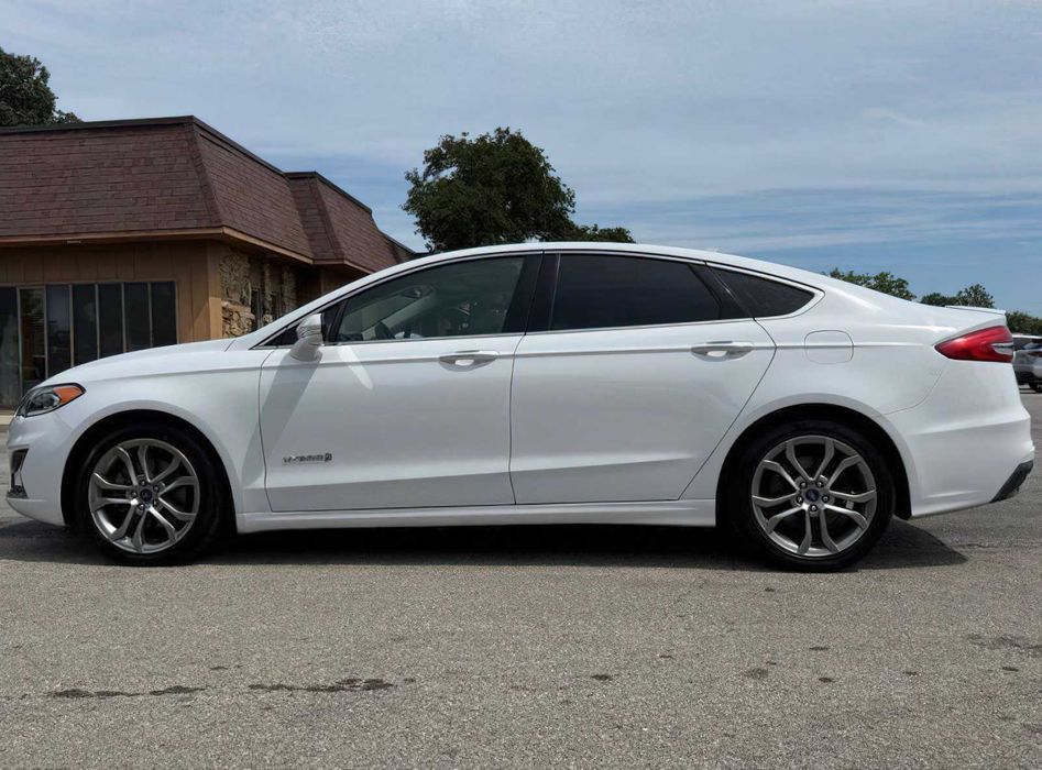 Ford Fusion Titanium      2019