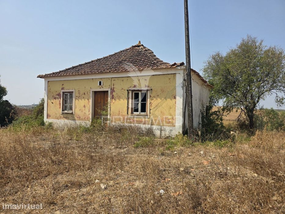 Terreno com Ruína para Reconstrução, Casével – Santarém
