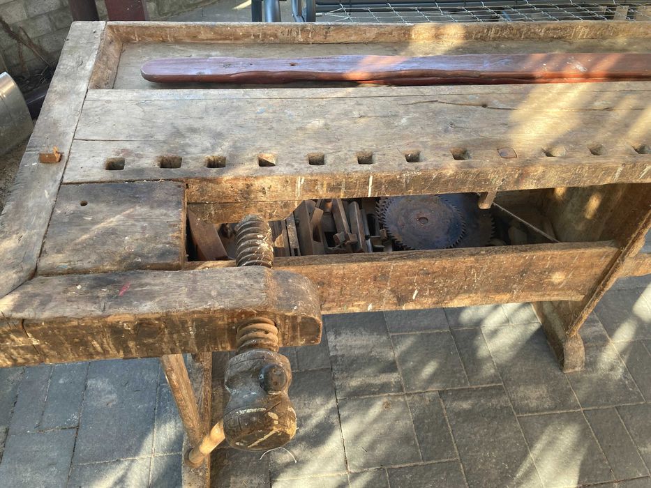 stary stół stolarski - ponad 50-letni