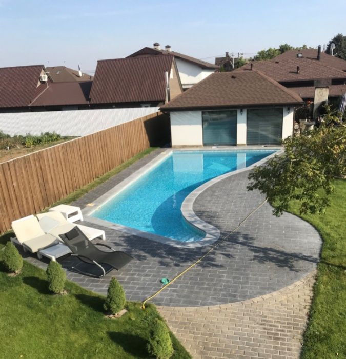 Будівництво басейнів під ключ, обладнання для басейнів, обслуговування