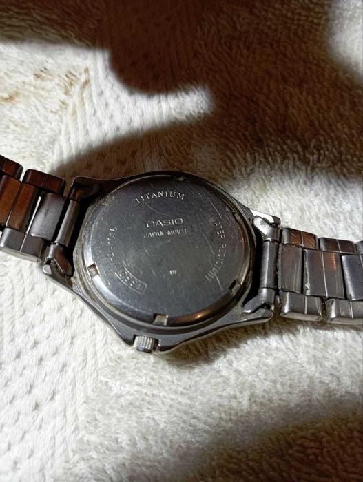Часы Casio титановые