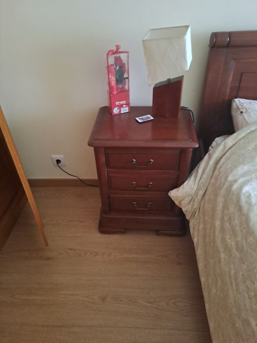 Quarto completo semi-novo