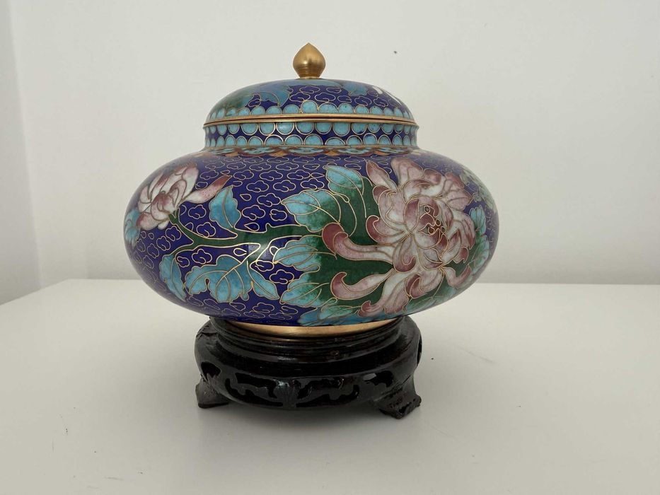 Pote chinês de gengibre com tampa em Cloisonné