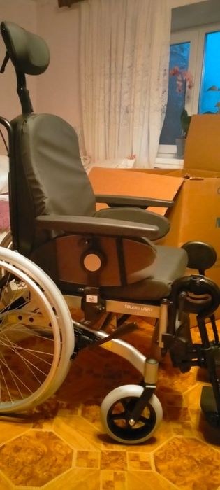 Інвалідний візок .Багатофункціональне, з можливістю зміни кута нахилу