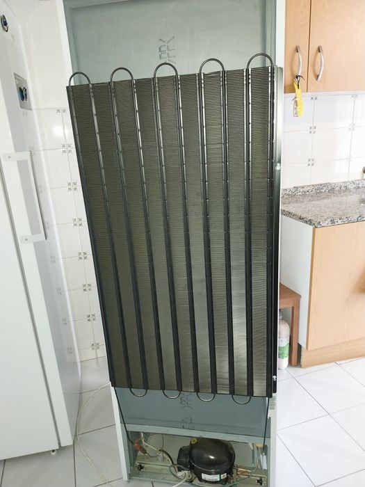 Indesit R600a semi-usado