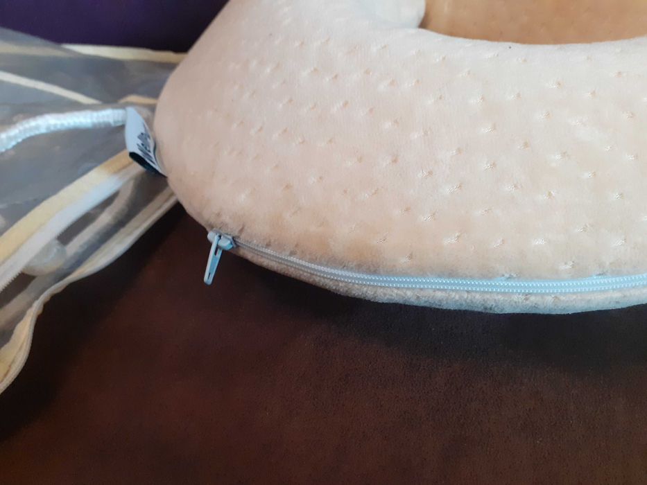 poduszka ortopedyczna do spania do auta na kark (rogal) 30x33x9 cm