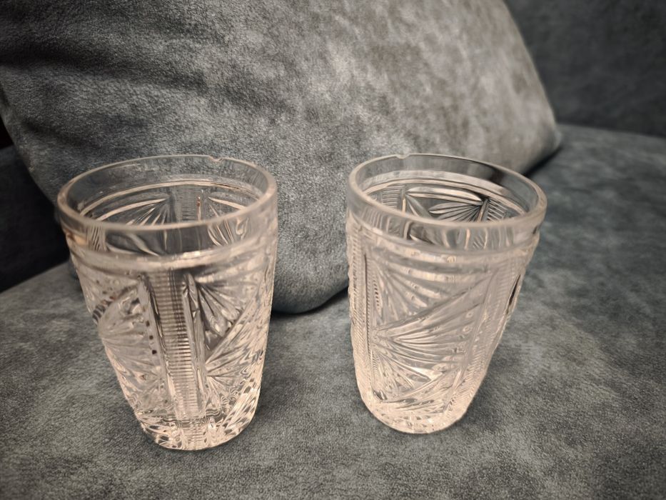 Чотири (4) склянки кришталеві (незначний дефект)