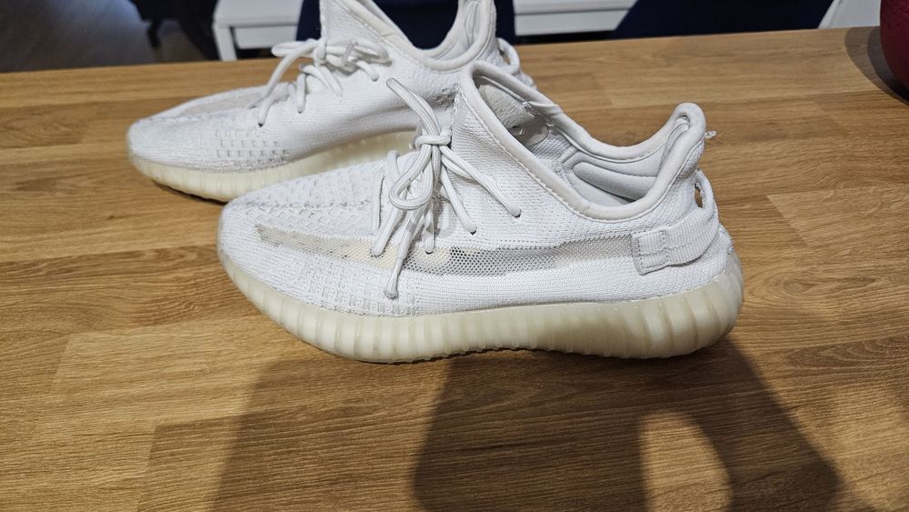 Adidasy yezzy roz.39⅓ białe