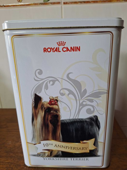 Lata para comida  Royal Canin Yorkshire Terrier nova