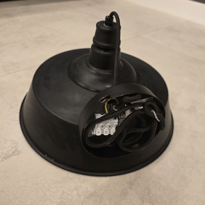 Czarna Lampa z żarówką