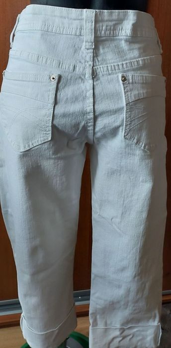 Spodnie damskie biale- rybaczki M/L