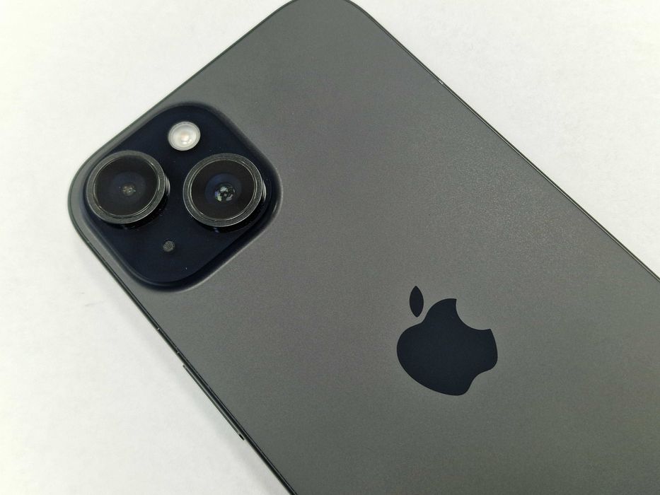 Iphone 15 128GB/ Black/ Czarny/ Bateria 90%/ Grade A + ładowarka