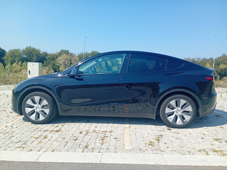 Tesla Model Y RWD novo
