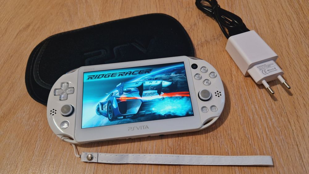 Sony Ps vita Slim  64гиг, 65 игр +чехол